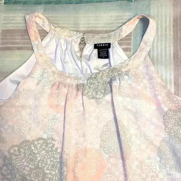 TORRID SLEEVES TOP SIZE  2XL FLORAL PRINT PERFECT CONDITION - Picture 4 of 5